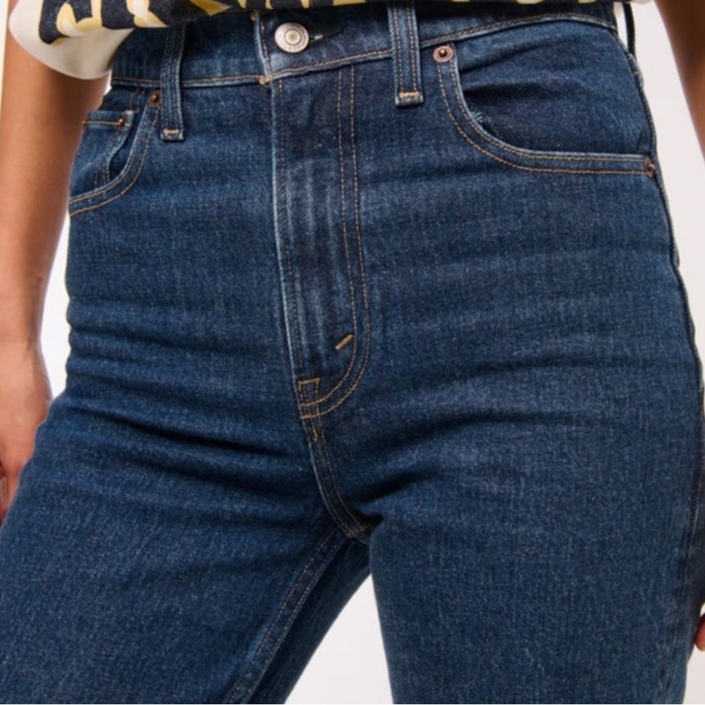 BOGO! Abercrombie The 90’s Straight Ultra High Rise Jeans Dark Wash 28 Short - Picture 11 of 11